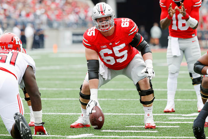 pat-elflein-ohio-state-buckeyes-football-2016-all-america-team.jpg